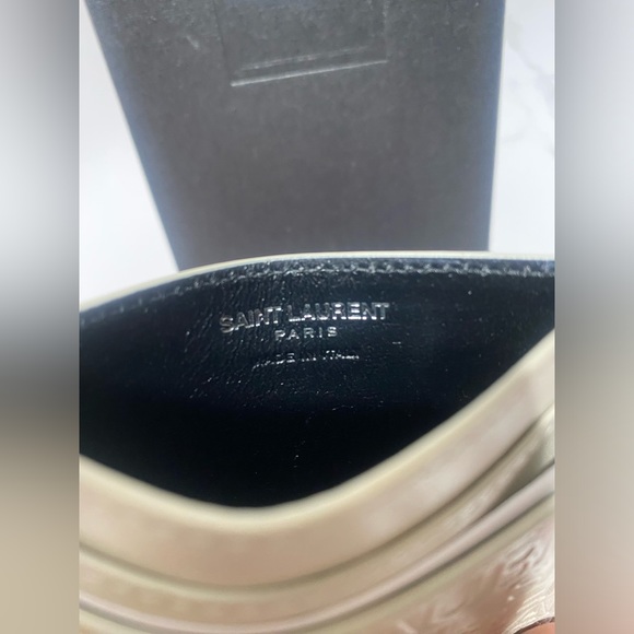 SAINT LAURENT LOGO EMBOSSED LEATHER CARD CASE - Picture 3 of 5